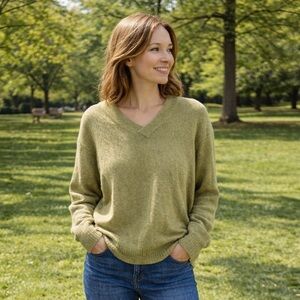 GAP Lambswool & Rabbit Hair Blend V-Neck Sweater Grinch Green Women’s XL Holiday